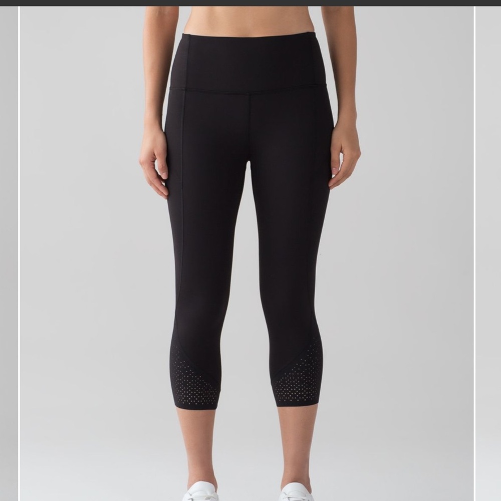 Lululemon Athletica Anew Crop 21" Black 4